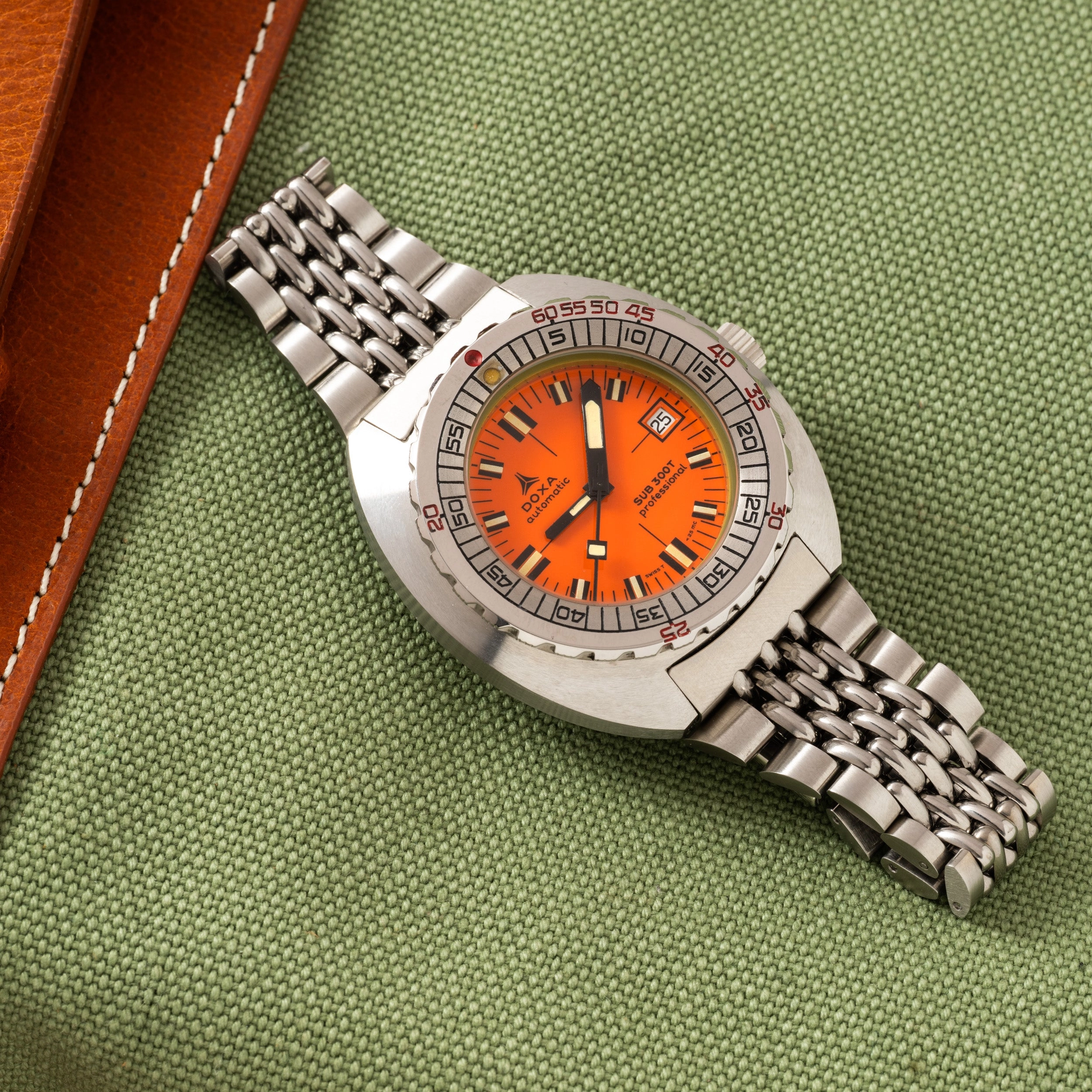 DOXA Sub 300T 'New Old Stock'