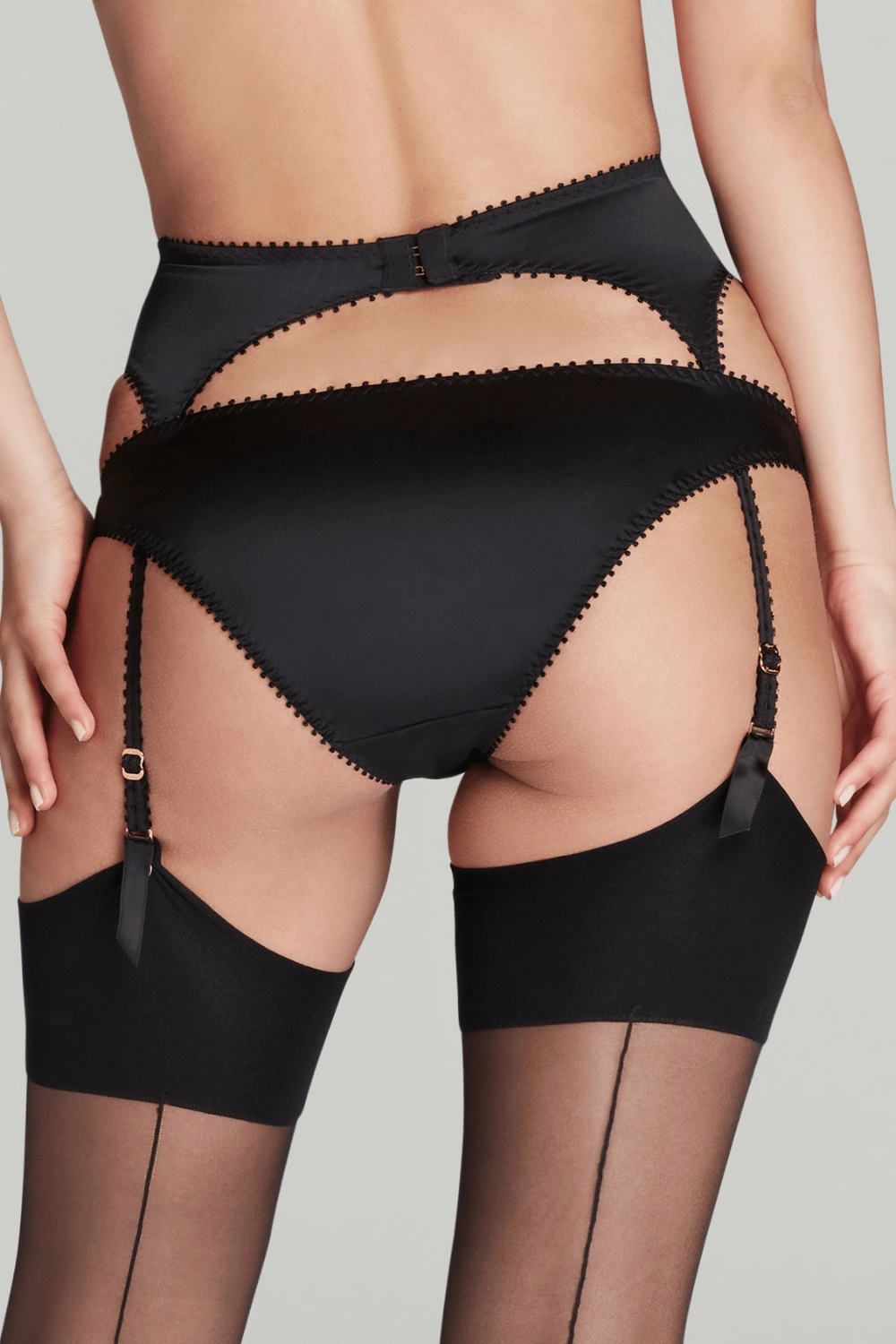 Lacy Suspender, Size 5 (UK 14)