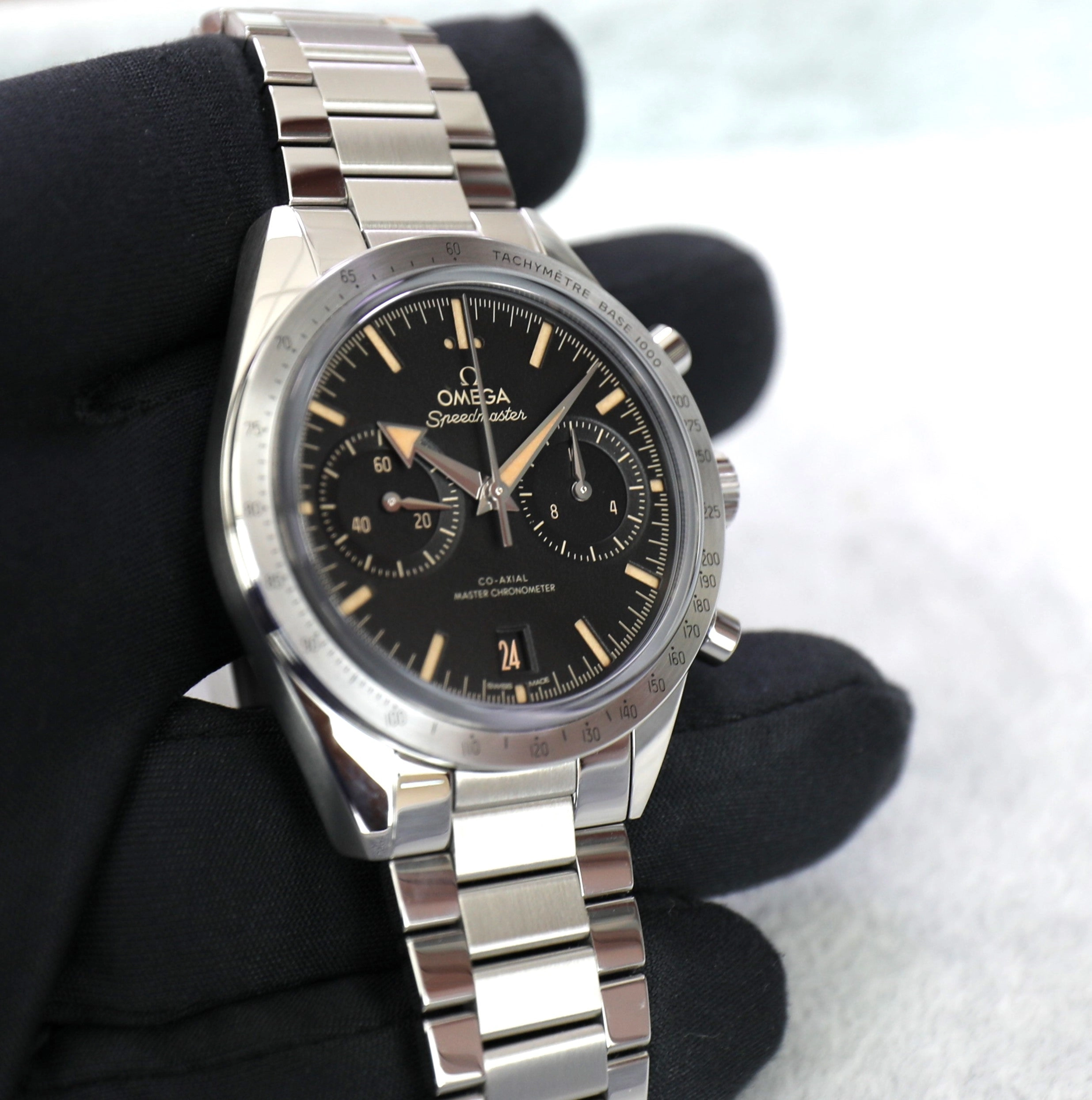 Omega Speedmaster Broad Arrow ’57 – 40mm – Manual – New – Full Set – CoAxial Chronograph – Full