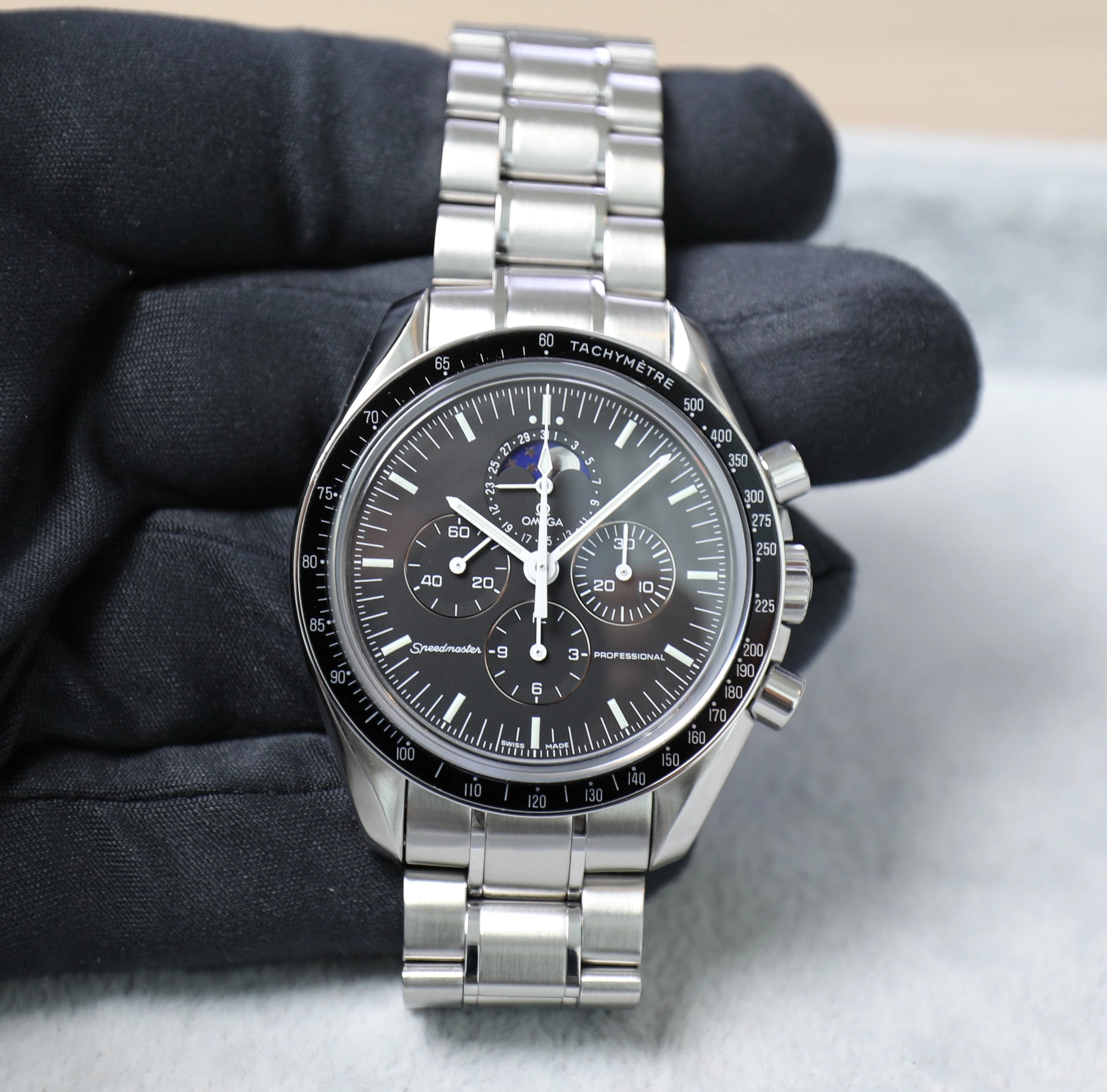 Omega Speedmaster Moonwatch – Professional – Moonphase – Sapphire – Unworn – Full Set