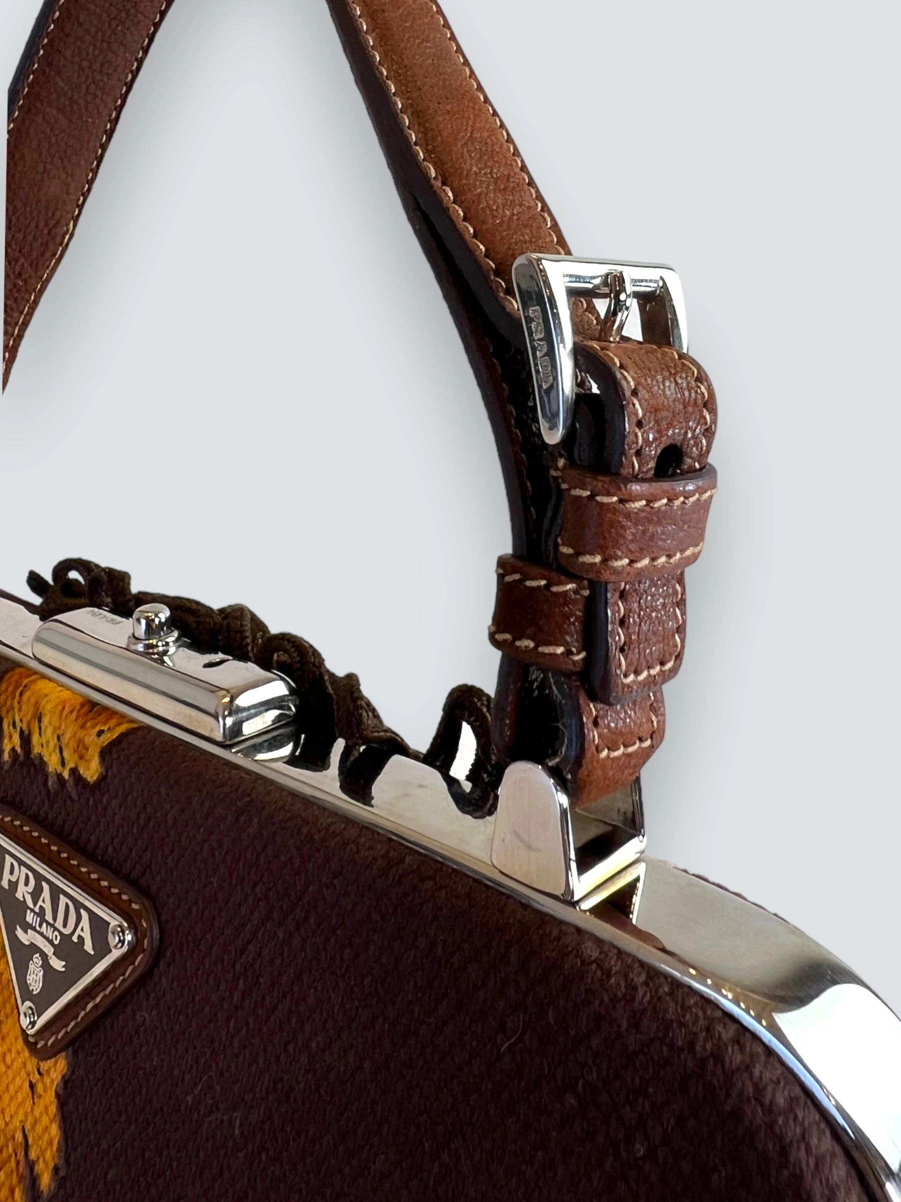 Prada Vintage Brown Embroidered Canvas Mandras Cerniera Handbag